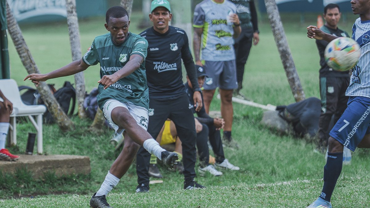 Mira los goles del juego Deportivo Cali Sub 20 2-0 Depor Valencia
Adrián Romero y Ronaldo Riascos, los Canteranos que anotaron para sellar la victoria en la tercera fecha de la Copa del Pacífico.
📺👉 youtu.be/sWXTVM6mV4A