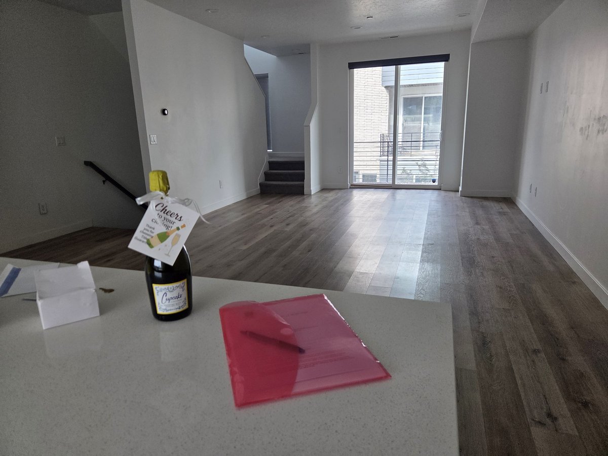 Alexi 🔜 Bedtime tweet media