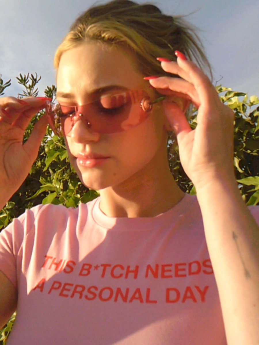 Sharp me vistió hoy.