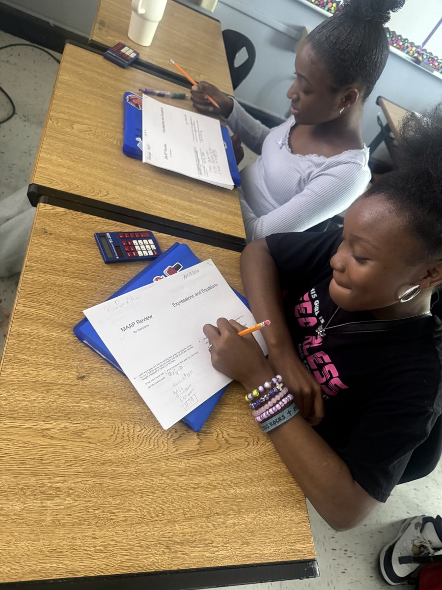 TupeloMiddle's tweet photo. Mrs. Hudson’s class is working hard learning expressions and equations! 💛🌊✖️➕ https://t.co/8wqGeczg3L