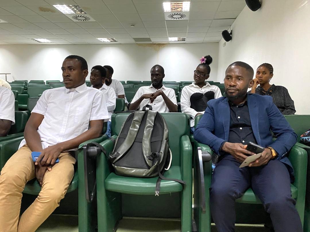 MInfoPressyCultura.GE tweet media