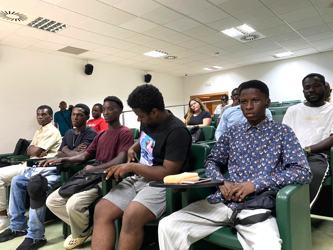 MInfoPressyCultura.GE tweet media