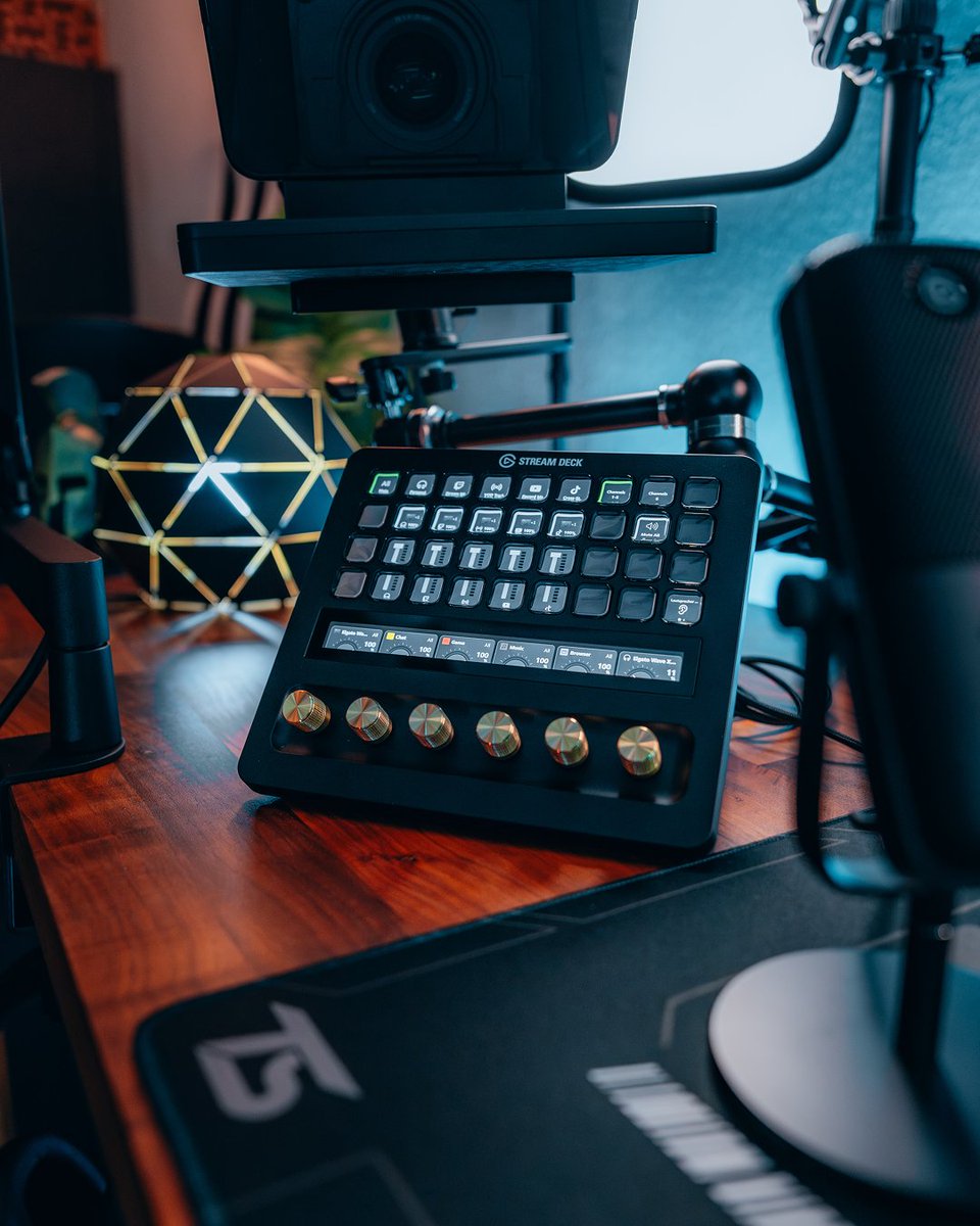 elgato's tweet image. Stream Deck + XL is our most powerful Stream Deck yet.

⏹️ 36 customizable keys
🎛️ 6 multifunctional dials
🌈 Expanded touch strip display
🔊 Full audio mixing control

Available now: e.lga.to/s/Stream-Deck-…
