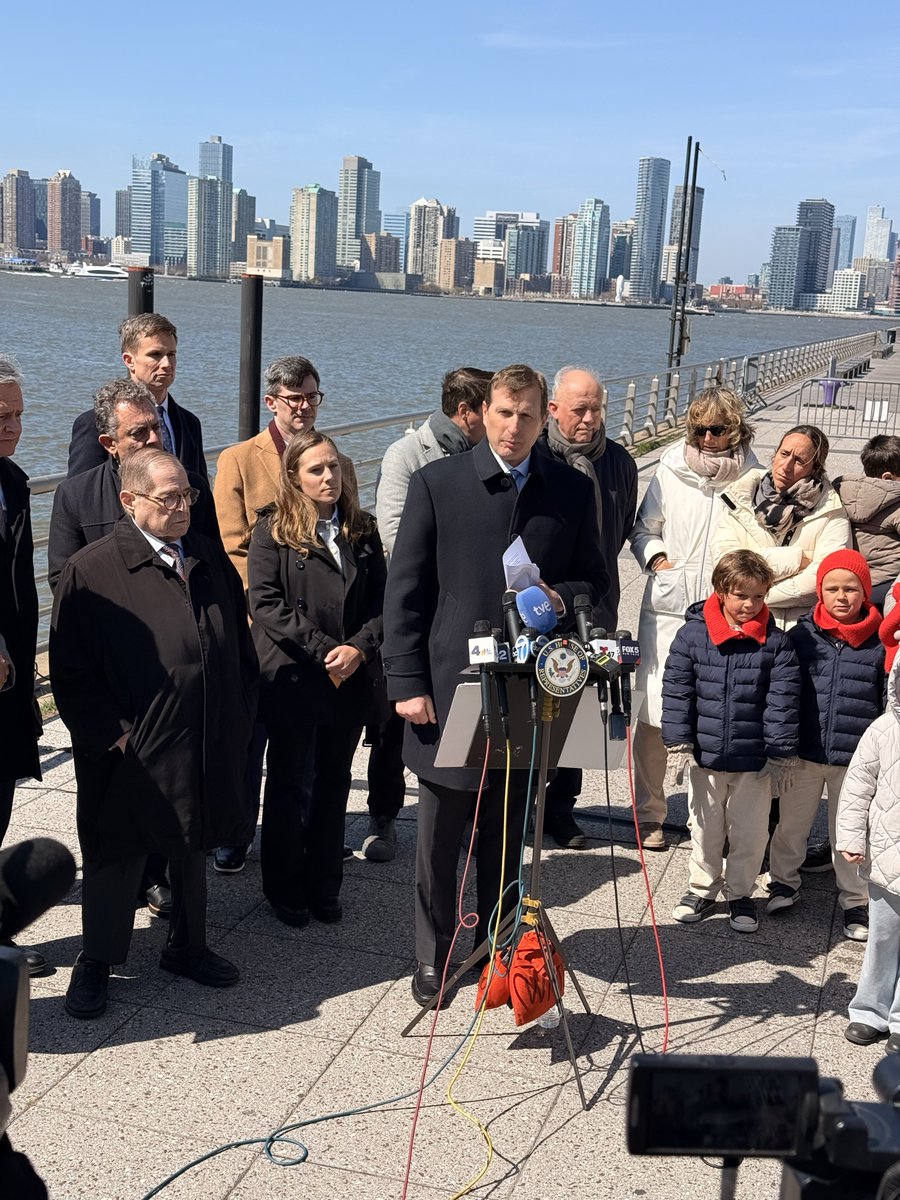 Rep. Dan Goldman tweet media