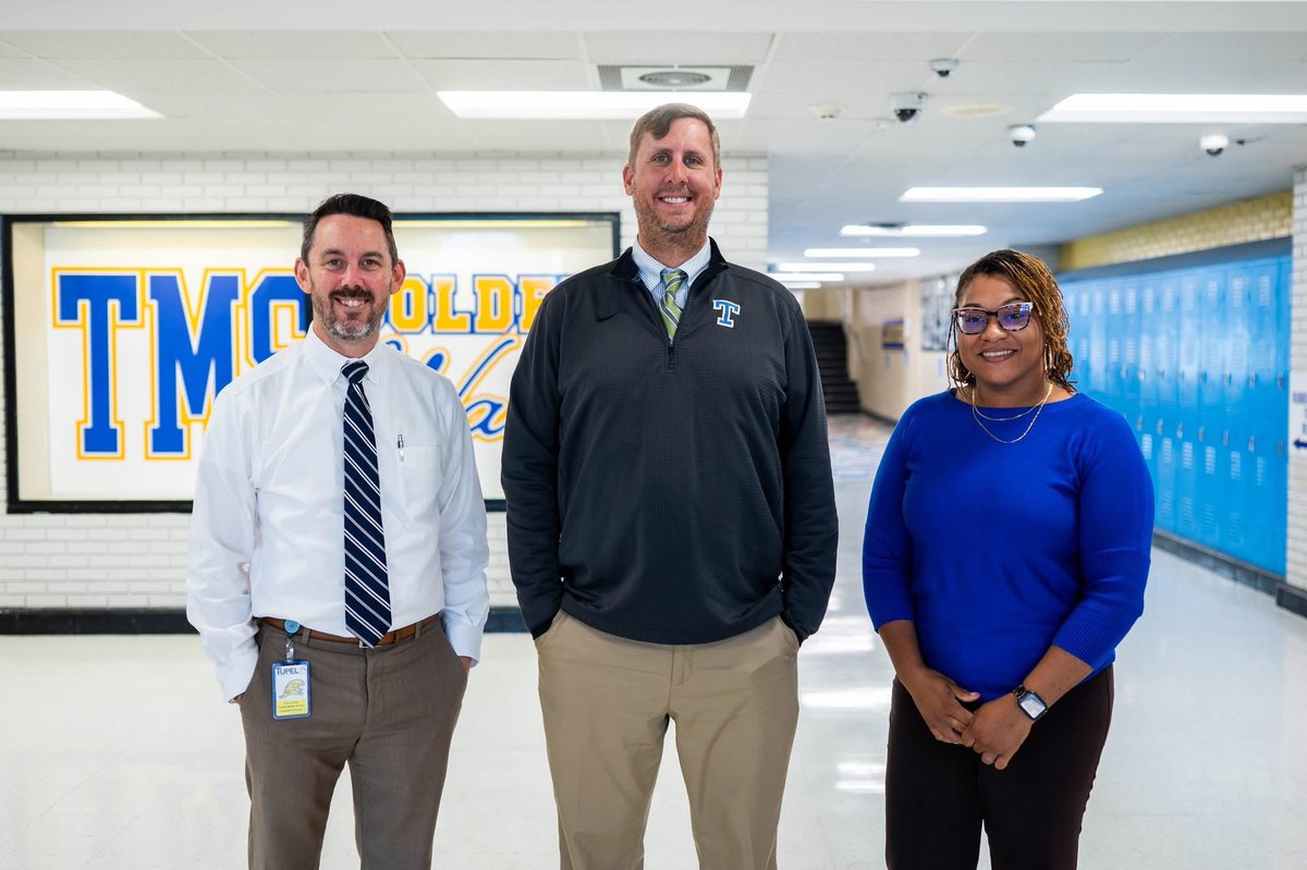 TupeloMiddle's tweet photo. Happy Assistant Principal Week to these wonderful principals. TMS is beyond thankful for everything you do! 🌊 https://t.co/BNcWmiK2Ln