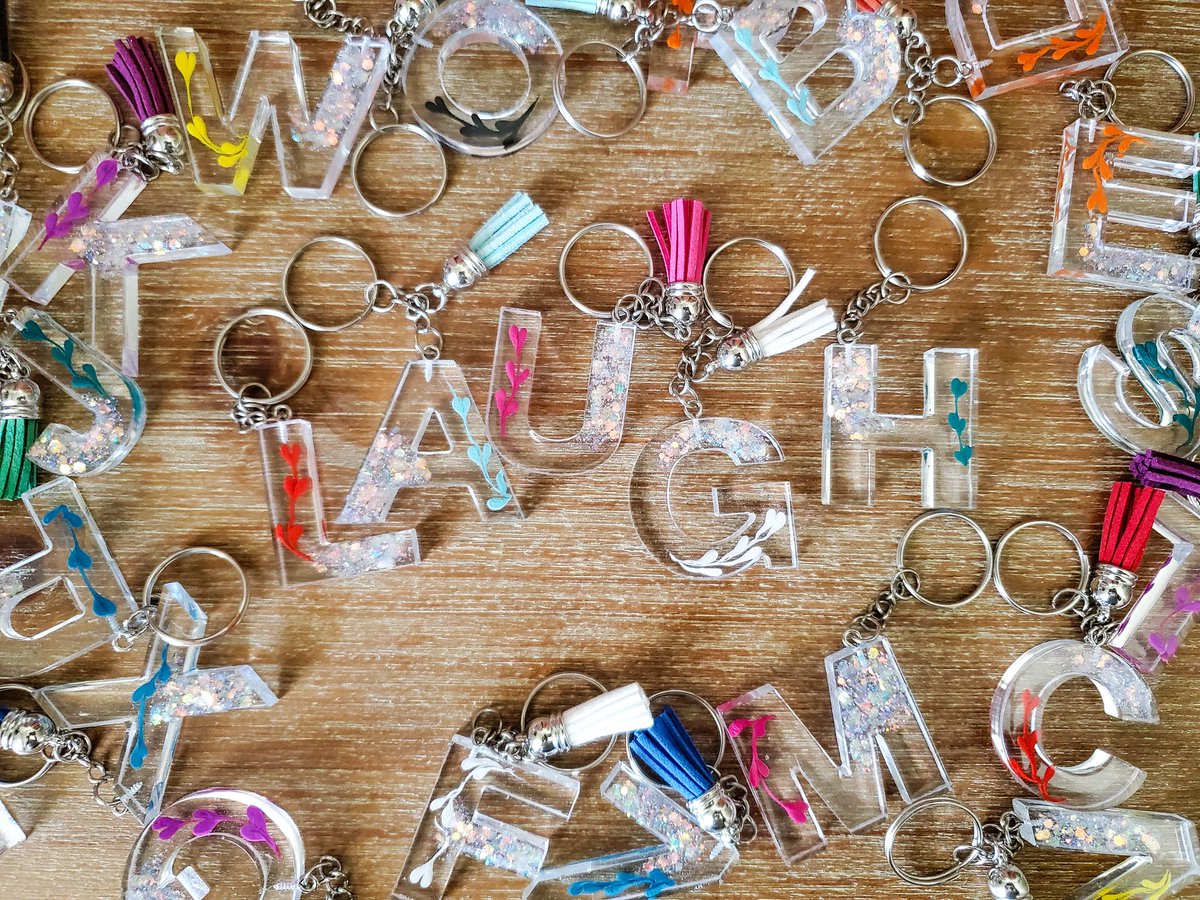 MinimalAbstrac1's tweet image. Paint 🎨 Splash Initial Keychains 🌈✨️
etsy.com/listing/158468…
#etsyfinds #handmadehour #uniquegifts #giftsforfriend #giftsforher #womaninbizhour #CraftBizParty #SummerStyle #SpringJoy #ColorPop #rainbow #accessories #personalized #Keychains #thursdaymood