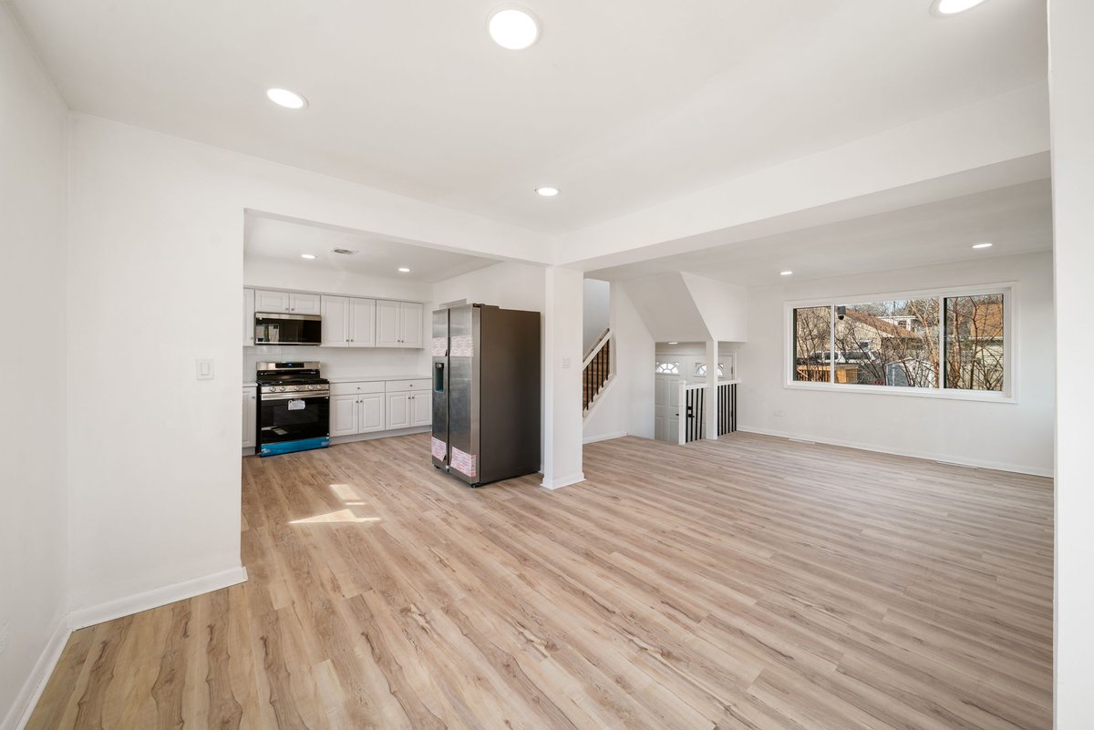 dhengelmann's tweet photo. Newly Rehabbed Fee Simple Townhome in Evanston, Open House Sat/Sun 12-2 #kalerealty #evanstonrealestate #evanstonhomes #evanstonrealtor #evanstonrealestateagent #realestateagent #evanston #Homeforsale #Broker #Properties #Listing #homesforsale #realestate #realtor #townhouse https://t.co/I3e3UGhEE4