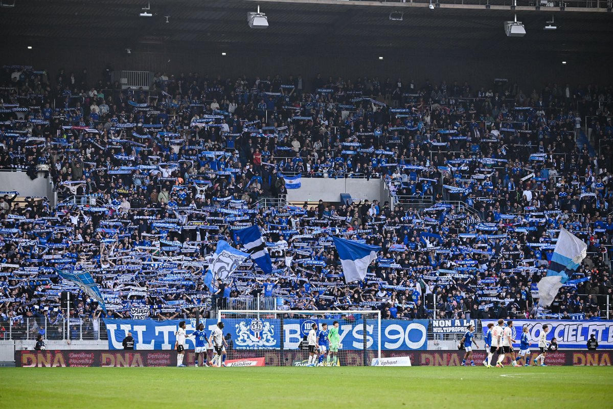 🚨 𝗟𝗘𝗦 𝗦𝗨𝗣𝗣𝗢𝗥𝗧𝗘𝗥𝗦 𝗗𝗘 𝗦𝗧𝗥𝗔𝗦𝗕𝗢𝗨𝗥𝗚 𝗦𝗢𝗡𝗧 𝗕𝗟𝗢𝗤𝗨𝗘́𝗦 𝗔̀ 𝗟𝗔 𝗙𝗥𝗢𝗡𝗧𝗜𝗘̀𝗥𝗘 𝗙𝗥𝗔𝗡𝗖𝗢-𝗔𝗟𝗟𝗘𝗠𝗔𝗡𝗗𝗘 ! ❌

En déplacement à Mayence, 13 cars ont été bloqués à la frontière par la police allemande pour des fouilles.

Les véhicules