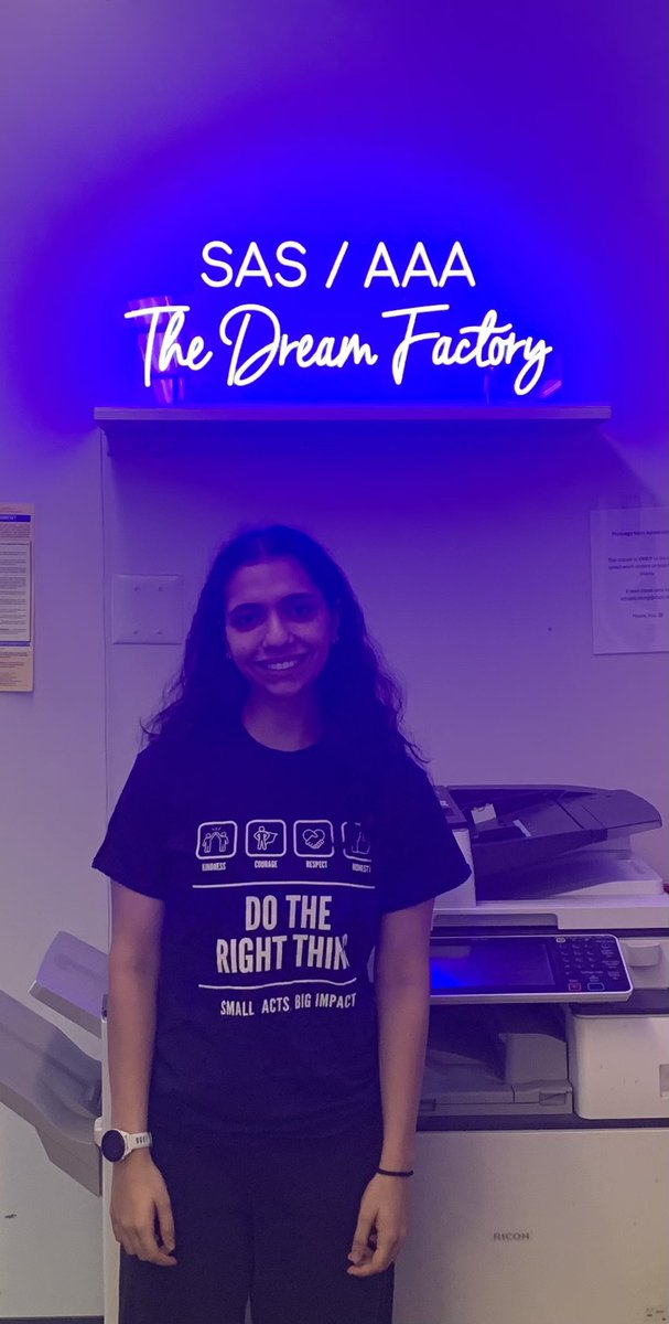 dplindsay3's tweet photo. @DTRTMiami Layla Reyhani is recognized by Do the Right Thing and School for Advanced Studies for her volunteer work as a High School Ambassador for “A Safe Haven for Newborns.”
(Caring for abandoned infants in our community)
We are Roaring with Pride!! https://t.co/XY3wAIL6Ym