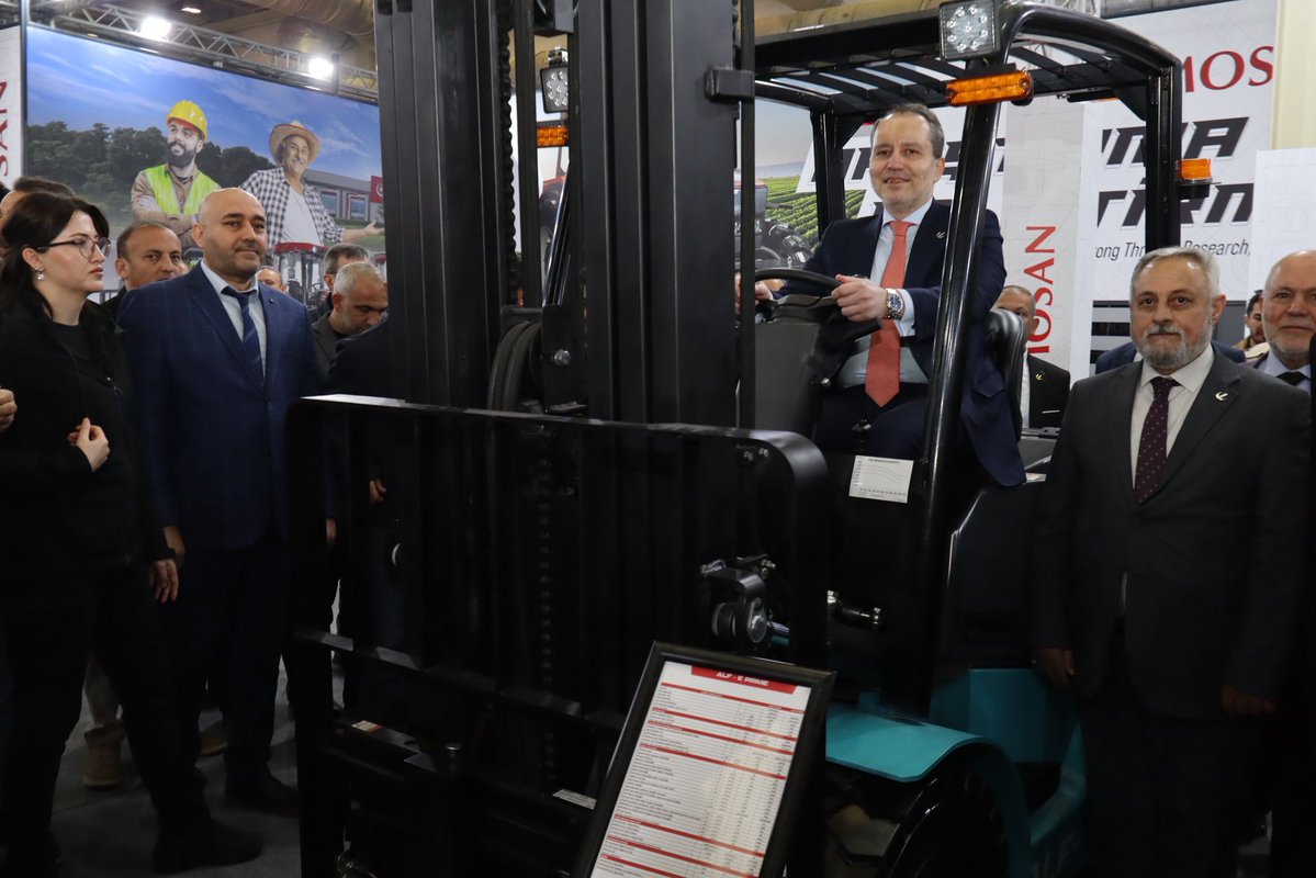 Bugün gerçekleştirdiğimiz Konya Tarım Fuarı ziyaretimizden kareler. Türkiye’nin her köşesinden gelen çiftçilerimizle buluşarak çok verimli bir gün geçirdik.