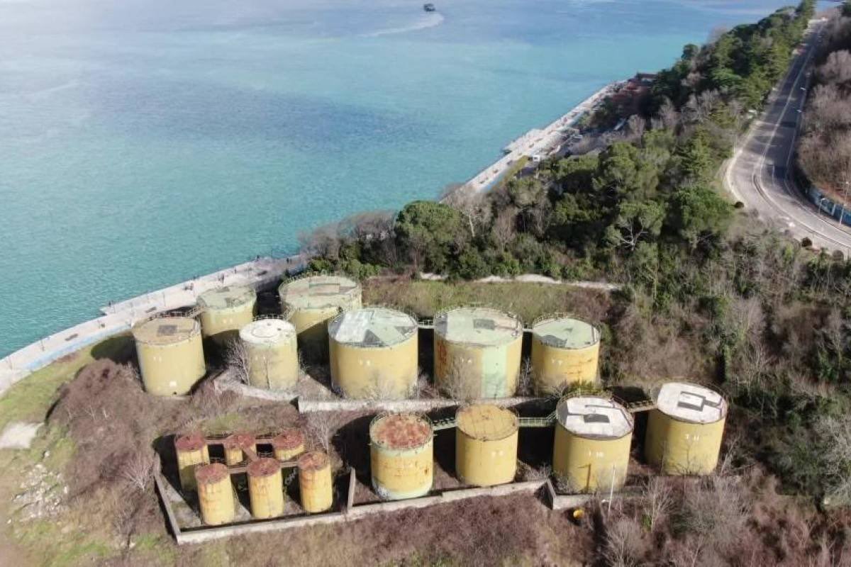 ibbhaaber's tweet photo. İBB, Beykoz'daki Çubuklu Siloları restore ederek kültür merkezi yaptı.

Neydi?        /        Ne oldu? https://t.co/1VWgSqU7ZA