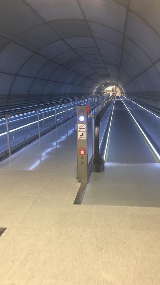 UnaiSordo's tweet photo. Solo hace nueve años que el metro llegó al barrio. Como decía entonces un vecino en el periódico, “a estos barrios que hace apenas 5 décadas eran de chabolas”. 
Donde llegaba la emigración de Galicia, Castilla y otros territorios.
Uribarri, Zurbaran, Zurbaranbarri, Arabella.
👇🏻 https://t.co/XL3UNdx5nD