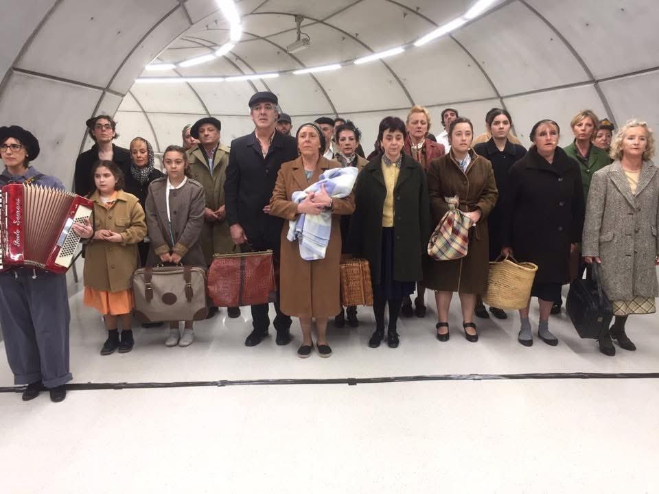 UnaiSordo's tweet photo. Solo hace nueve años que el metro llegó al barrio. Como decía entonces un vecino en el periódico, “a estos barrios que hace apenas 5 décadas eran de chabolas”. 
Donde llegaba la emigración de Galicia, Castilla y otros territorios.
Uribarri, Zurbaran, Zurbaranbarri, Arabella.
👇🏻 https://t.co/XL3UNdx5nD