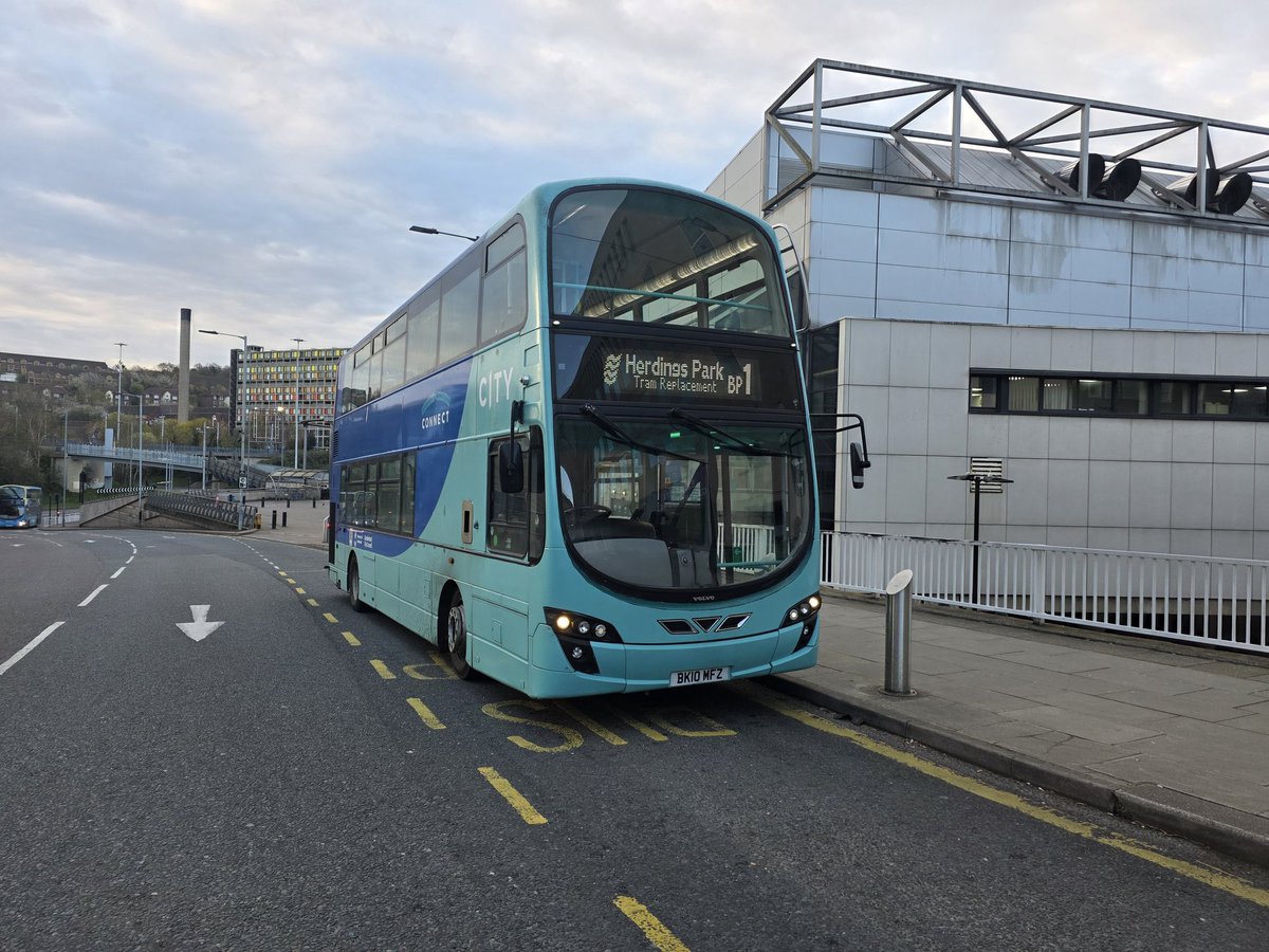 VH_Boxman's tweet photo. It's fun pretending to be a tram! https://t.co/EvKza6RRpq