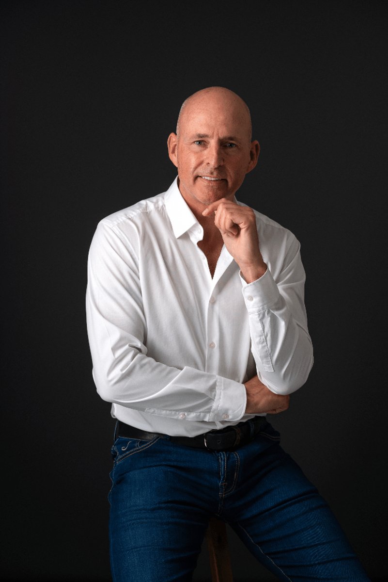 nuprojects_co's tweet image. "There's no such thing as a small detail in a super-prime renovation."

The skirting height. The shadow gap. The grain direction on a drawer front.
Clients notice. We notice first.

#NUProjects #SuperPrimeLondon #DesignAndBuild #LuxuryRenovation #TheDetailMatters