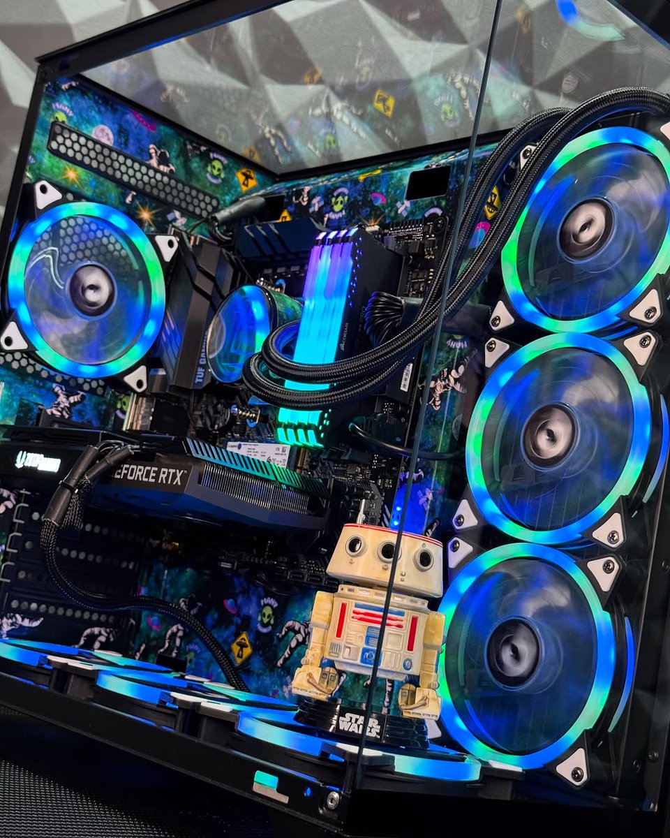 ZOTAC_USA's tweet image. An incredible🤩 cosmic-themed 🌌✨ build powered by the rocket ship of a card, the ZOTAC GAMING GeForce RTX 3070 GDDR6 Twin Edge.⚡💫

📷 IG: brocbyte

#RTX3070 #RTX30 #TwinEdge #GPU #Tech #PCHardware #PCComponents #GamingPC #PCBuild