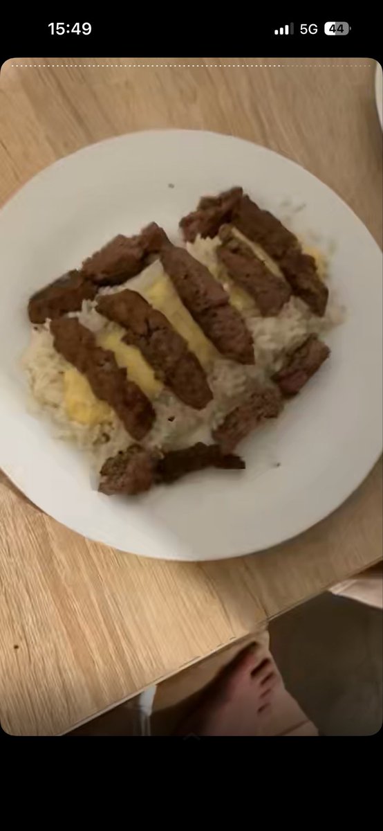 Ans_ls's tweet photo. Je scroll dans mes sto snap recommandé je tombe sur ça j’dois me poser des questions ou pas ? https://t.co/Q37DHjc8EL