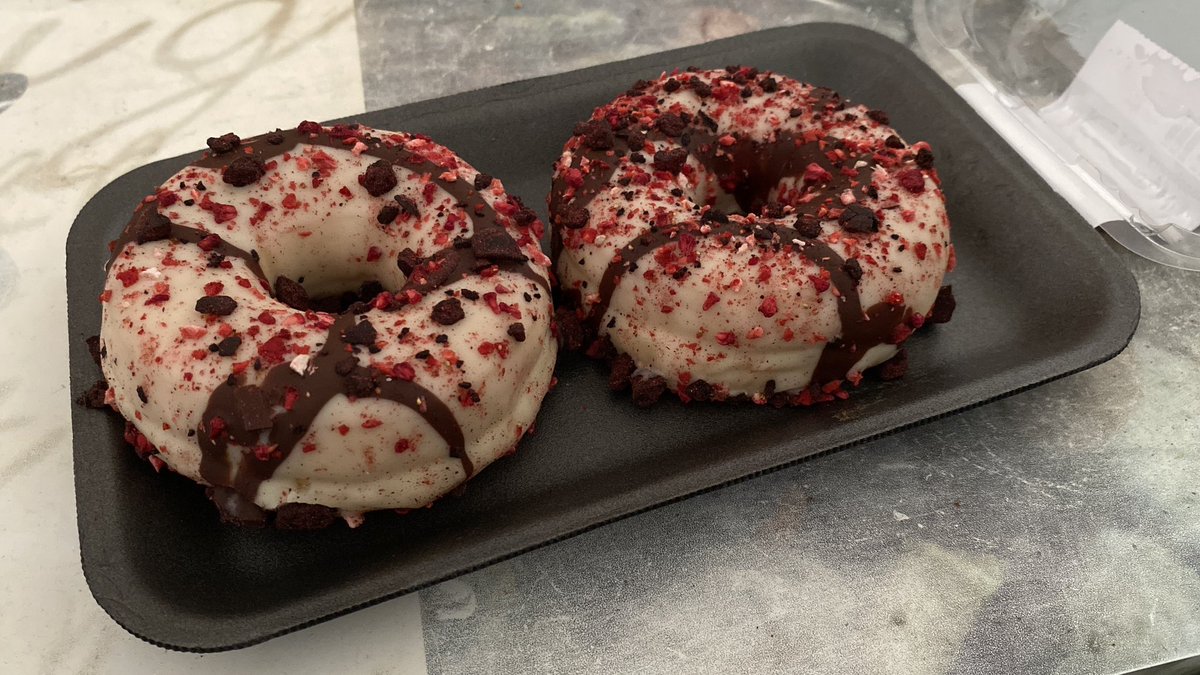 joe__bk's tweet image. 🍩🍩😋 #donut