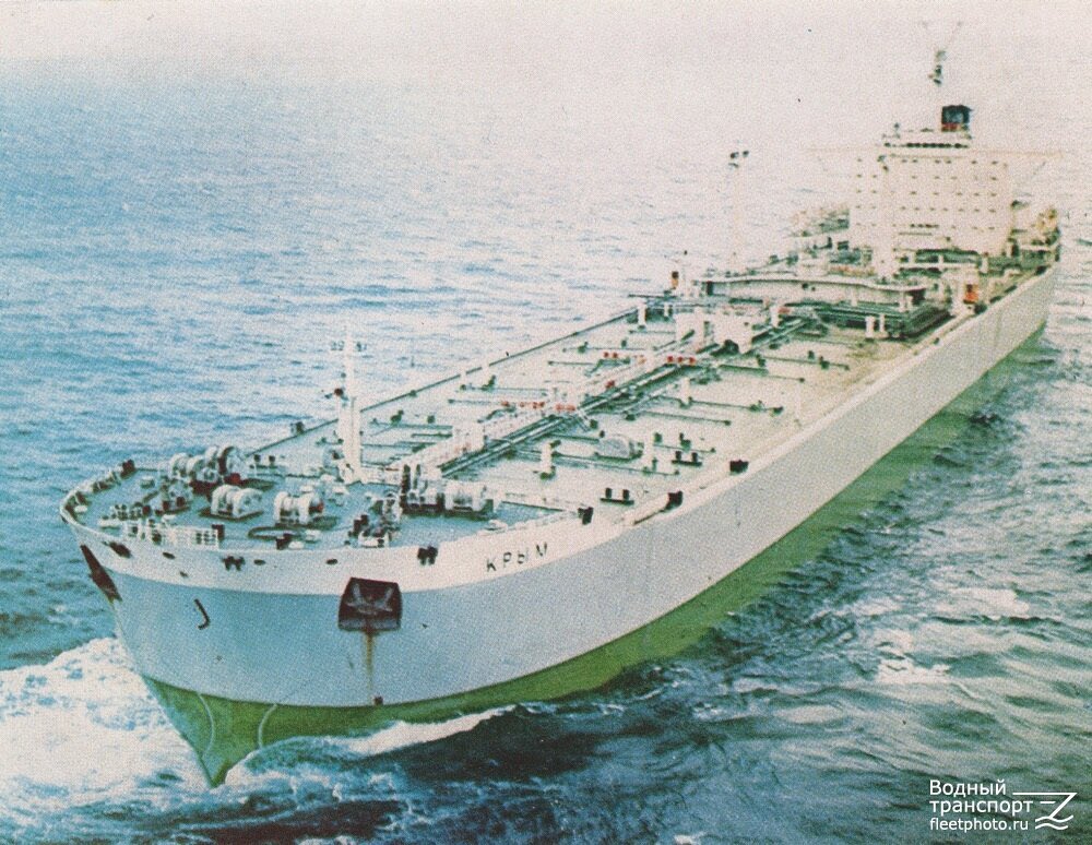 Russia's tweet image. ⛴️🛢️ #OTD in 1974, the USSR launched its first supertanker, #Crimea.

A technical marvel of its era – 296m-long, 45m-wide, nearly 25m-tall – it carried enough fuel to circle the globe 🌐

Crimea remains one of the largest vessels ever built in Russia &amp;amp; USSR.