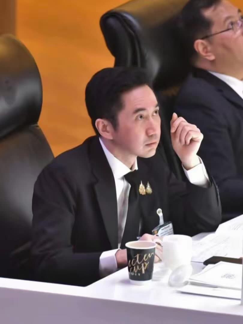 แมวเกเร tweet media