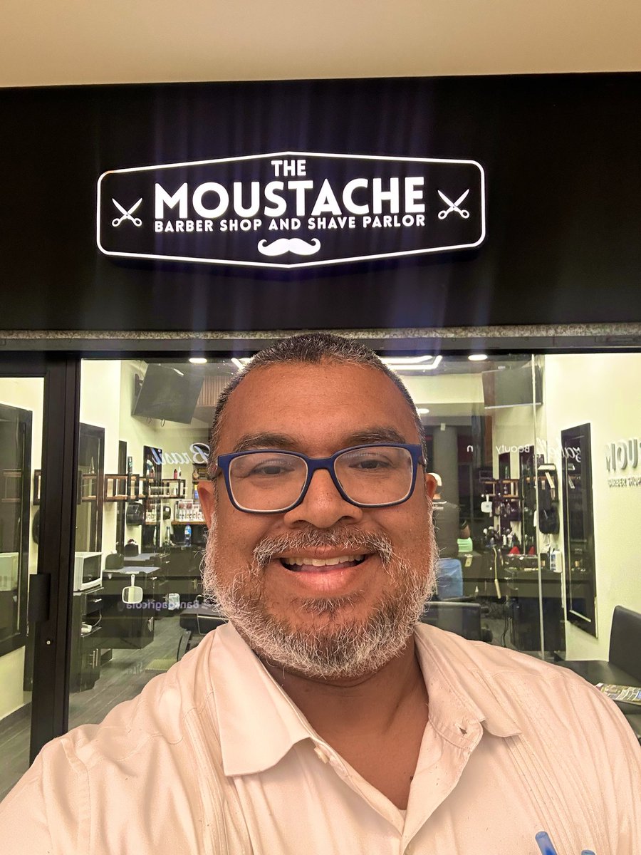 Hoy visité por primera vez la sucursal en Metrocentro de <a href="/TheMoustachesv/">The Moustache</a> 💈que está ubicada en la octava etapa de ese centro comercial. El servicio de corte de cabello 💇🏽‍♂️ como siempre excelente. Ya con mi nuevo look.