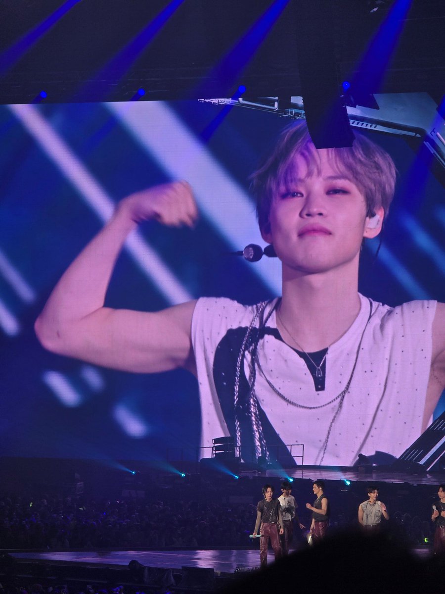 flexingidol's tweet image. CHENLE