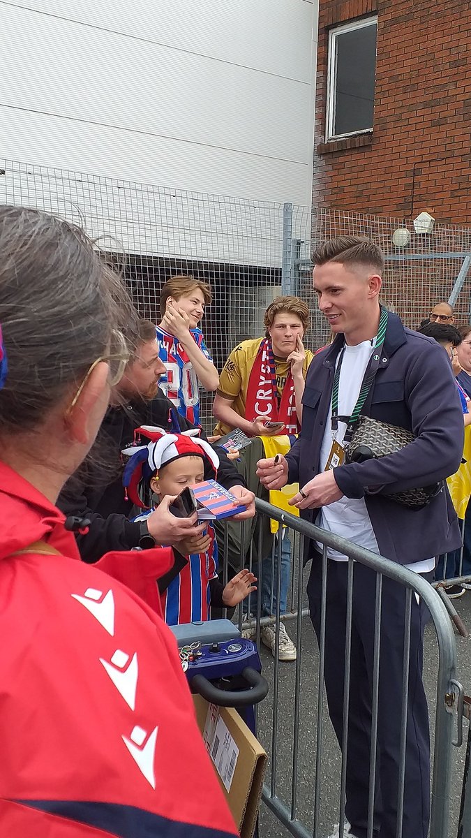 Leap like a Salmon Jase! tweet media