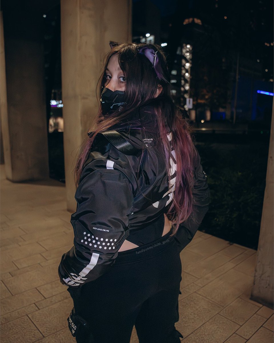 Chibi_Goth's tweet photo. ₵Ɏ฿ɆⱤ ₭ł₮₮Ɏ 😼

#catgirl #catears #kittenplay #goth #gothgirl #alternative #allblack #pale #catears #techwear #streetaesthetic #cyberstyle #cyberpunk #cyber #futureculture #futurekids #fabricoftheuniverse #seattlemodel #seattlephotographer #linkinbio https://t.co/TBeqH2i8XZ
