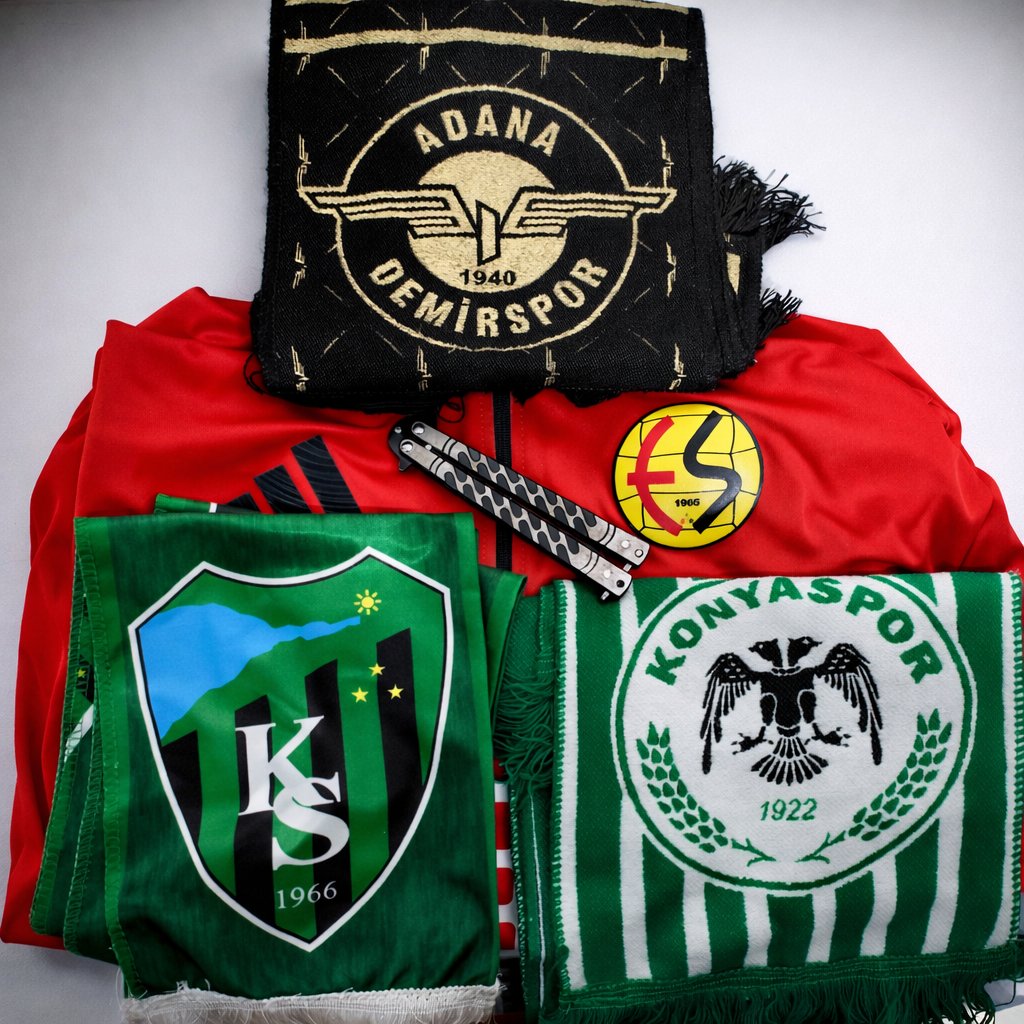 siyah_kırmızı tweet media