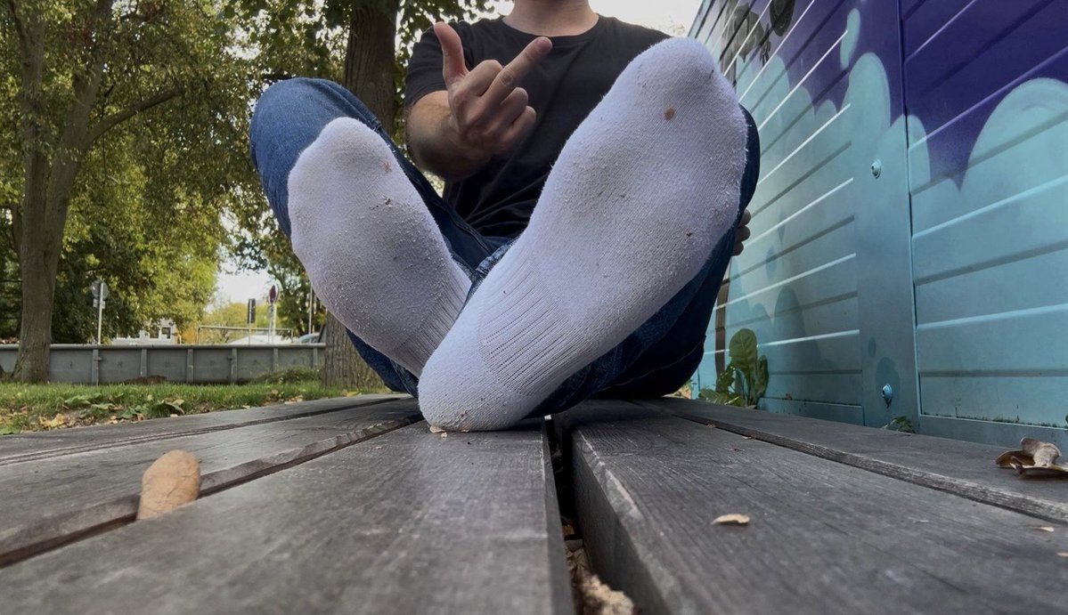 Sockmaster Justin tweet media