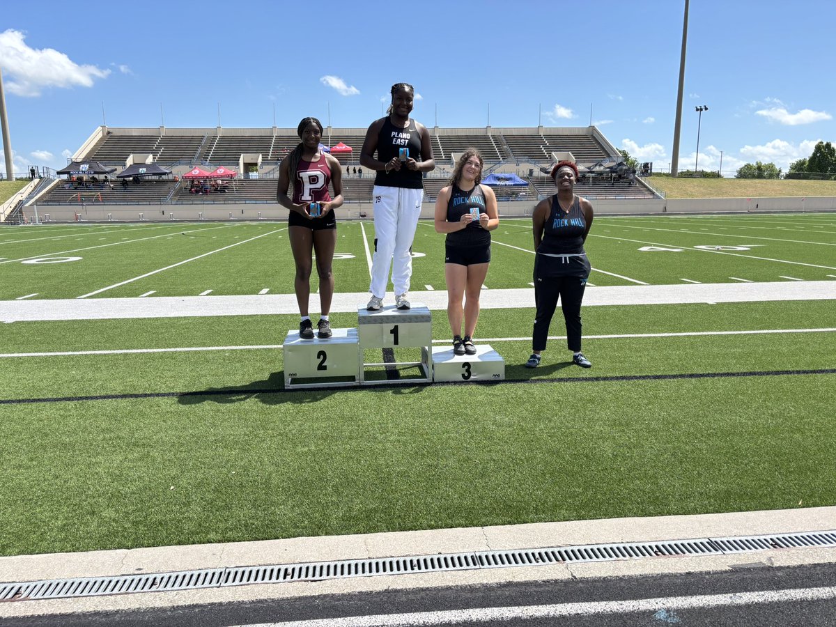 rockhillxctf's tweet photo. Emily Voth took 🥉and Mckenzie Milner placed fourth in the Varsity shot put 👏👏👏. https://t.co/BgfHXCyPGP