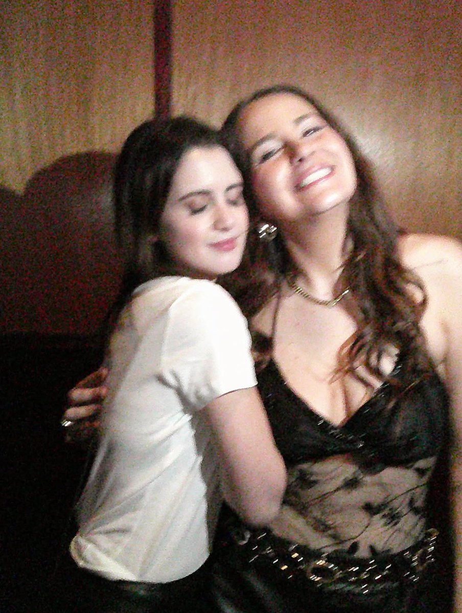 📸| Laura and Emlyn backstage at The Hotel Cafe on March 29th.