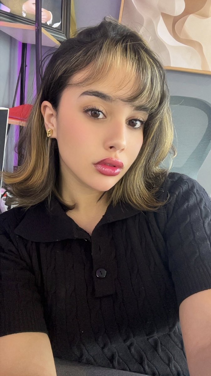 spicy girl tweet media