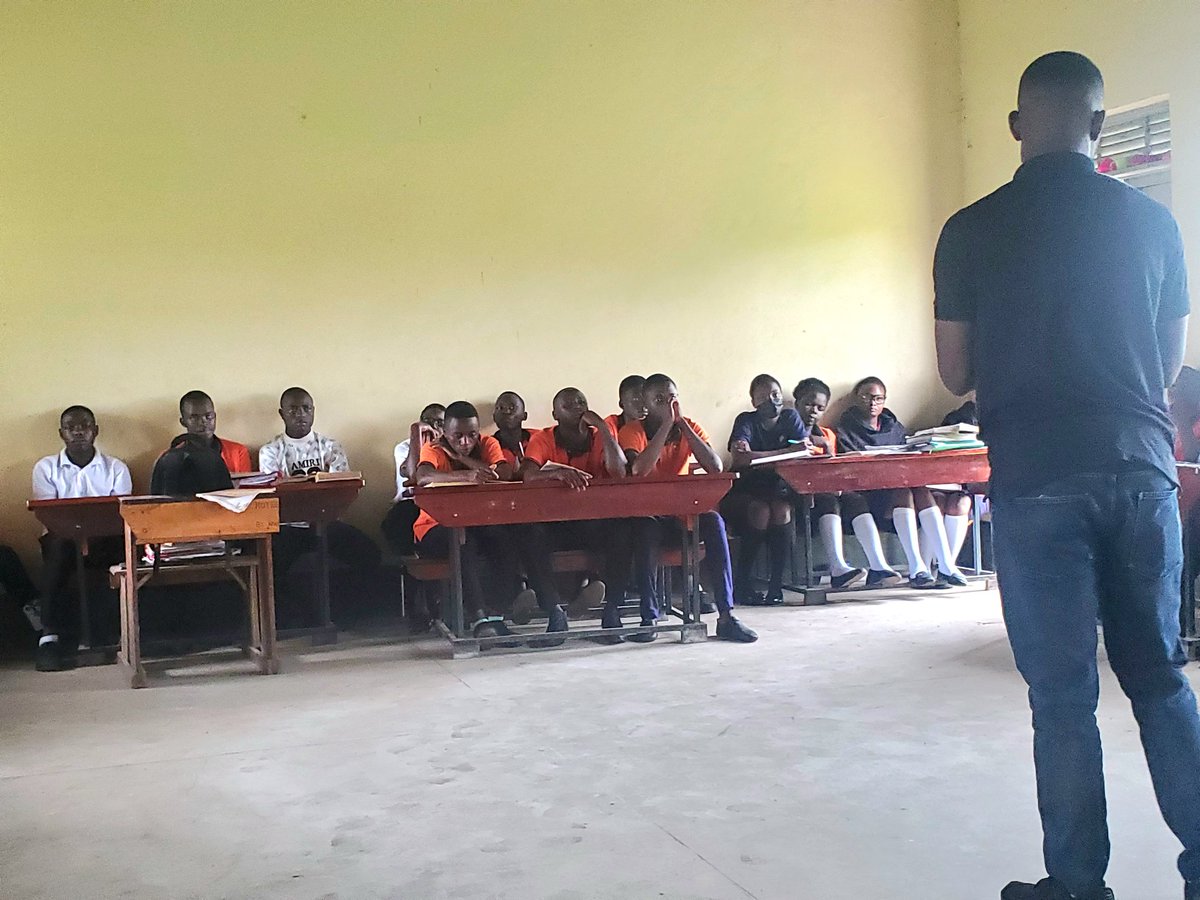 Chriskaahwa1's tweet photo. For me, this was more than just a session, it was a moment of giving back as a @MastercardFdn Scholar Alumnus. I strongly believe that access to information is a powerful tool that can transform lives &amp; help bright students from humble backgrounds access higher education. https://t.co/xrL48UpEq1