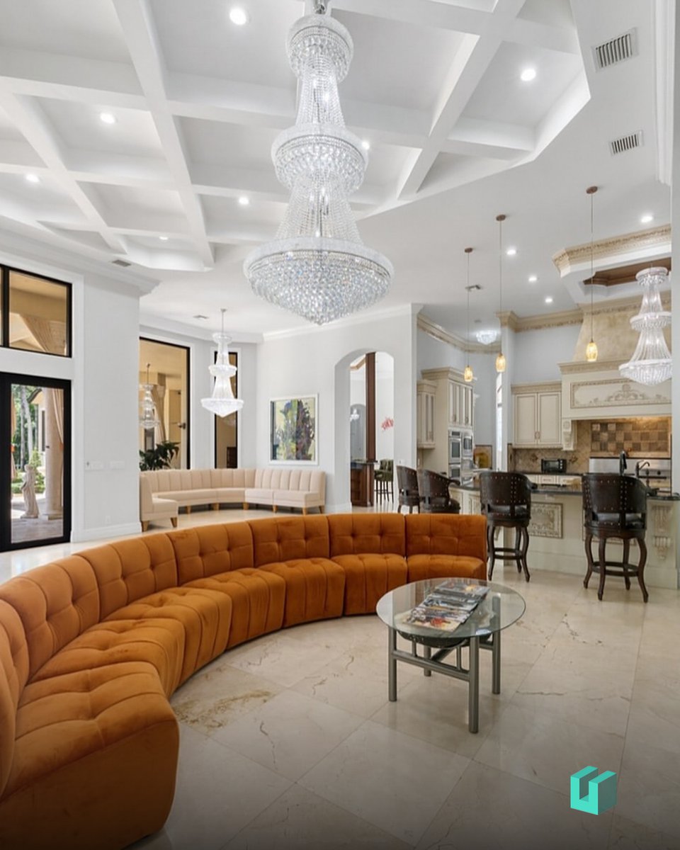 UrbanSplatter's tweet image. Rick Ross just listed his Florida estate for $6.5 Million 👀

💰 Net Worth: $150 Million

The 8,675 SqFt home includes 6 beds, 7 baths, a 9-car garage, theater, and resort-style pool.

#RickRoss #FloridaRealEstate #CelebrityHomes #LuxuryRealEstate
