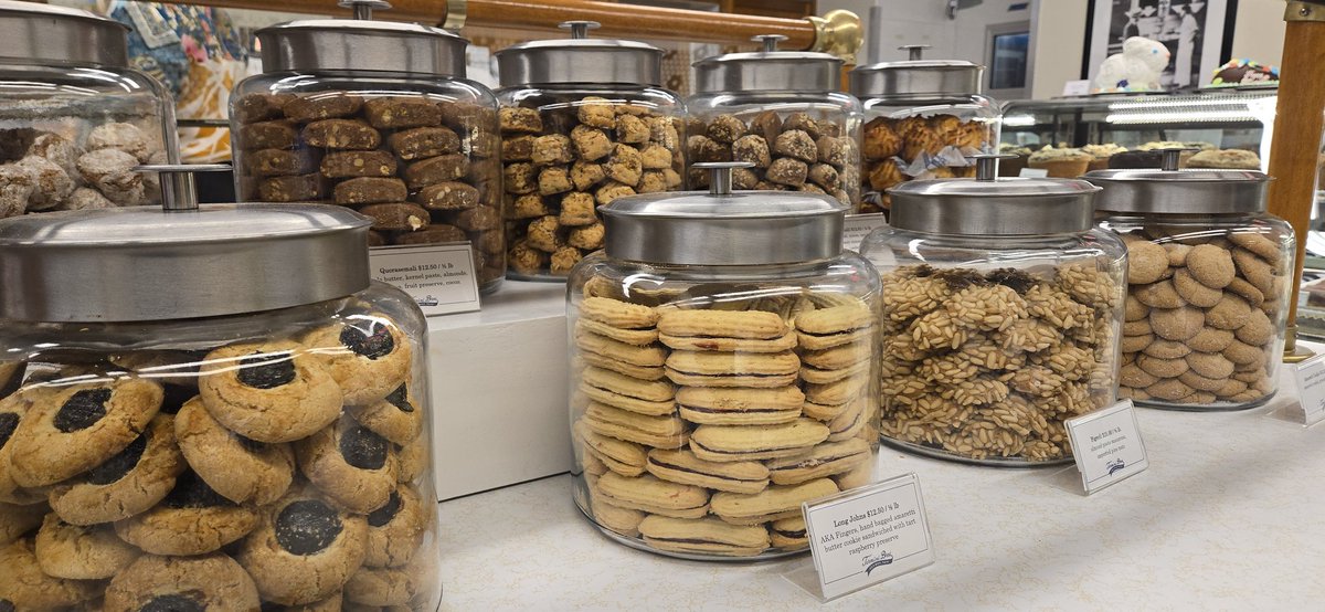 TeamDamis's tweet photo. Im crazy about Termini's cookies 🍪 😋 https://t.co/4jdNOROWs3
