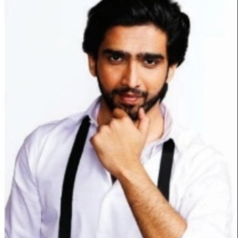 mohonazmahi95's tweet image. If loving Amaal is a crime… then I deserve life sentence with no bail 😭🔥

#SimpingOverAmaal
#AmaalMallik