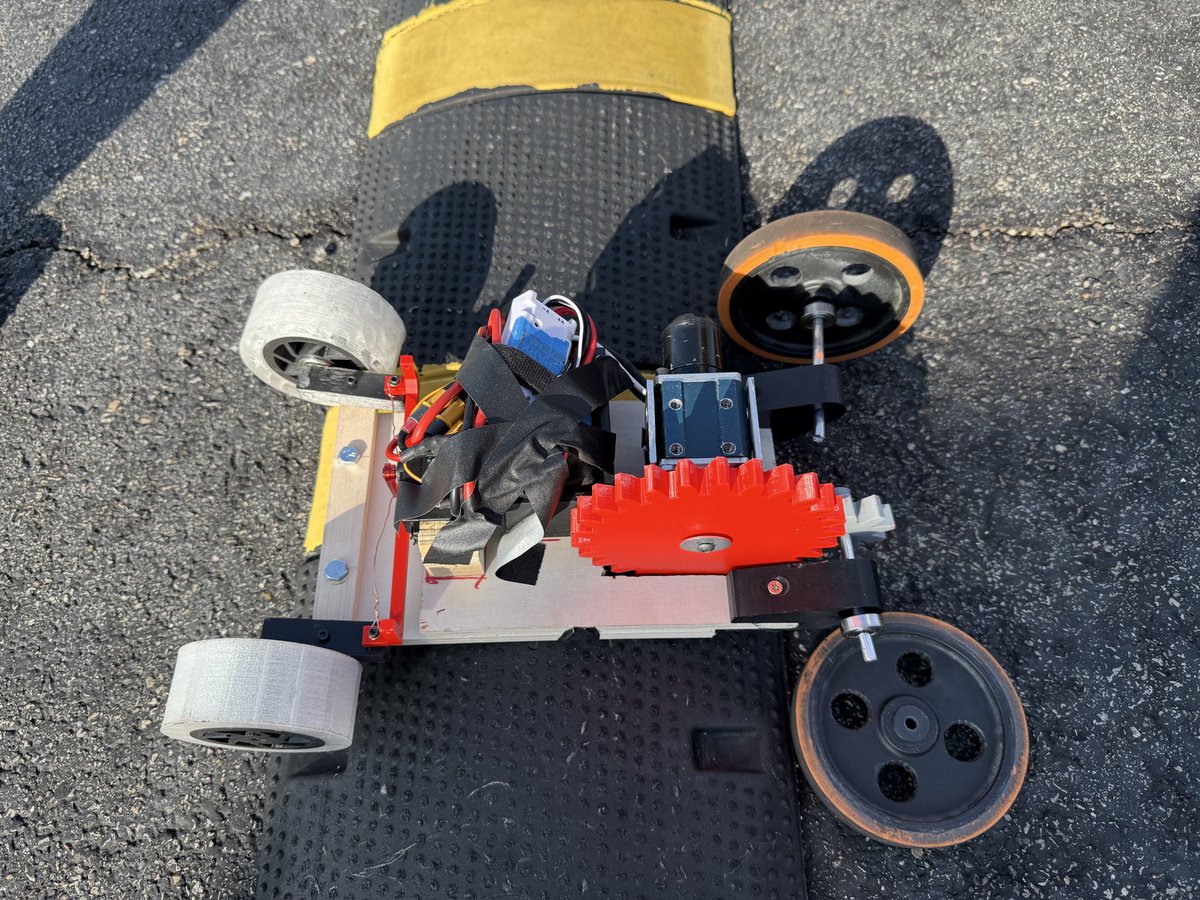 MinsterTech's tweet photo. Around here, we drive ‘em till the wheels fall off. https://t.co/jAJ3N6RSyM