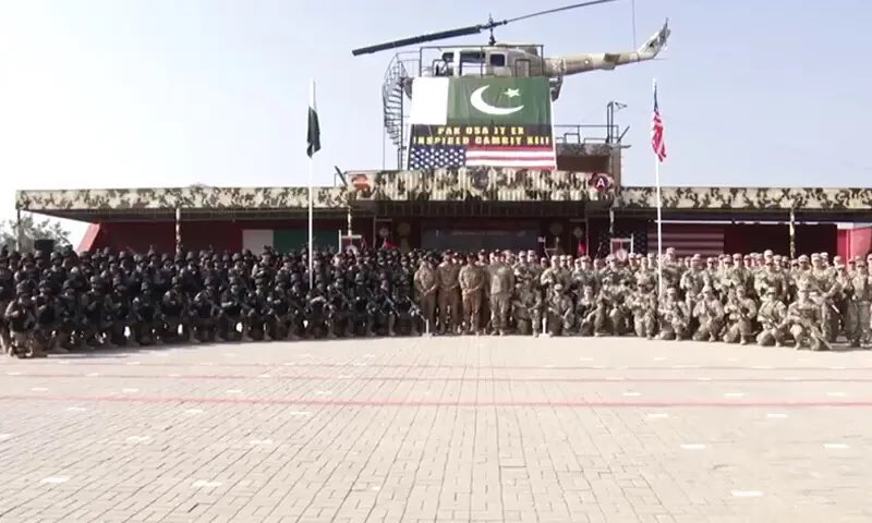 RadarNewsNow's tweet photo. Big Breaking:🚨
Whats really happen in pakistan!?📌 

🚨 Sources

This evening, approximately one thousand additional American troops arrived in Islamabad to ensure the security of their negotiating delegation in the city.

It is worth noting that American forces had already taken over security responsibilities in Islamabad from Pakistani military personnel.