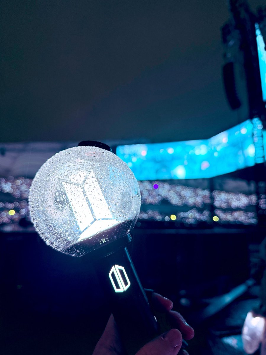 C.⁷ 🥢ㅣ ain't no fish inside 🌱 tweet media