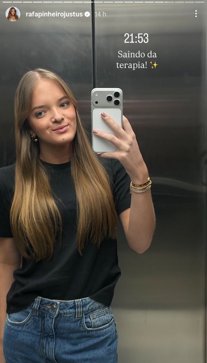 Davidossan21512's tweet image. Amo o fato da Luísa sonza ter 9 anos de carreira e estar no coachella enquanto a cavala lá demorou+ que uma década e com certeza teve que fazer um bolcat pra está lá #curado