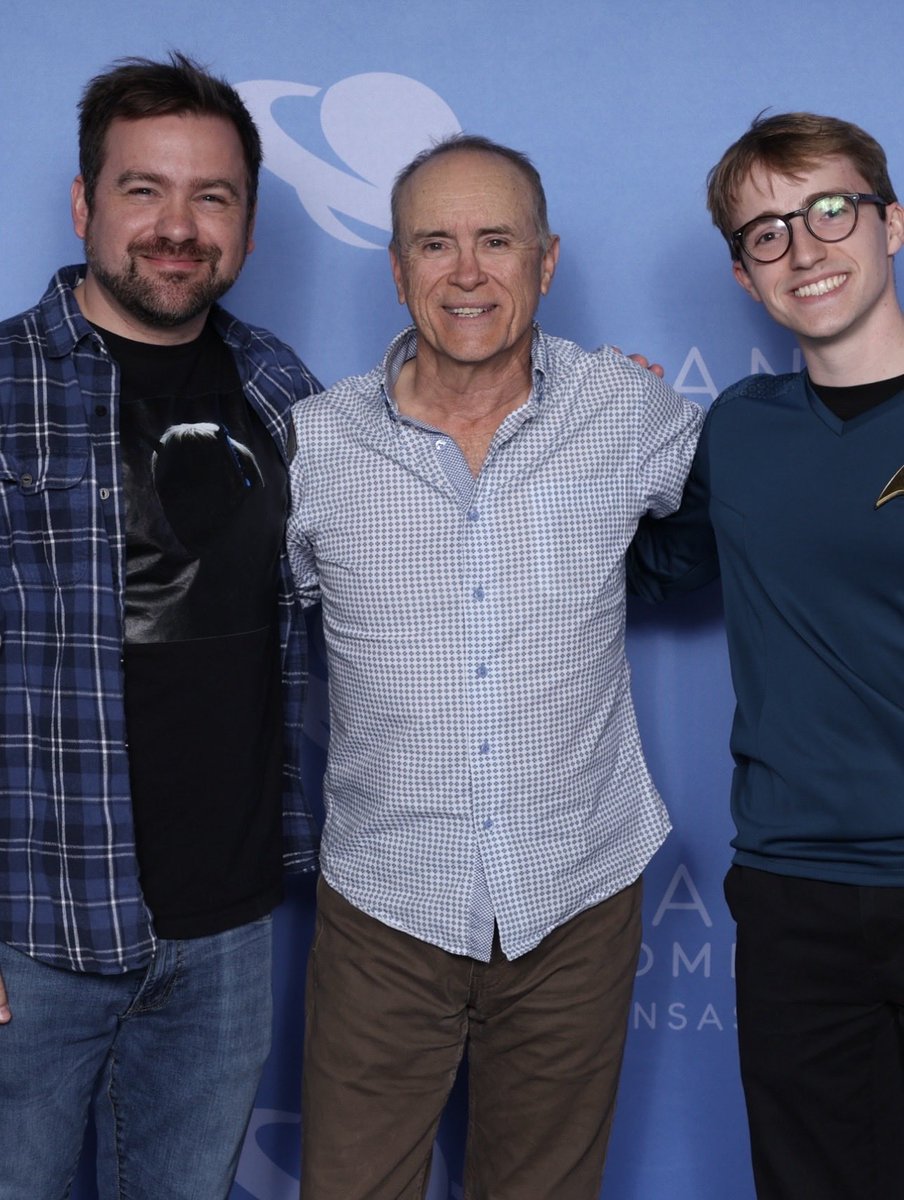 I really hope the chatter about #StarTrekUnited today is true. I met Jeffrey Combs last weekend and you should have seen how delighted he was to see my one-antennae-Shran t-shirt. I KNOW he would love to play an older, crankier Ambassador Shran! <a href="/_MichaelSussman/">Michael Sussman</a> 🖖