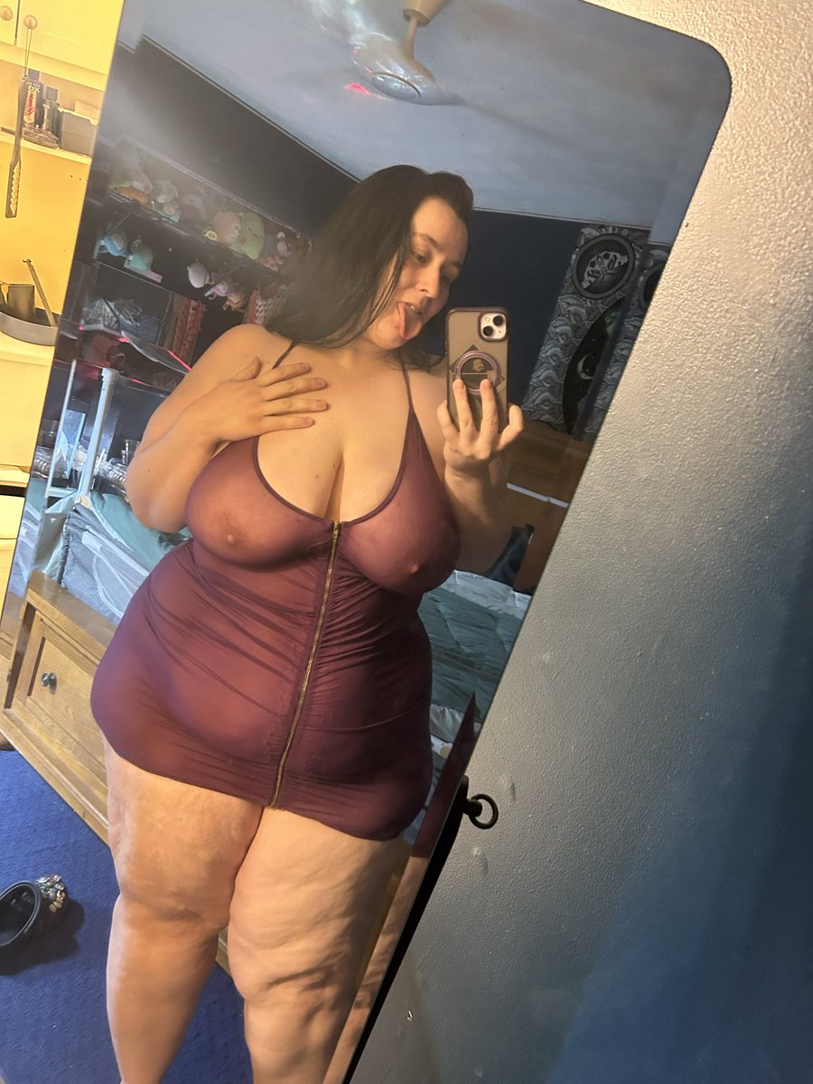 Ivanna C. Tits tweet media