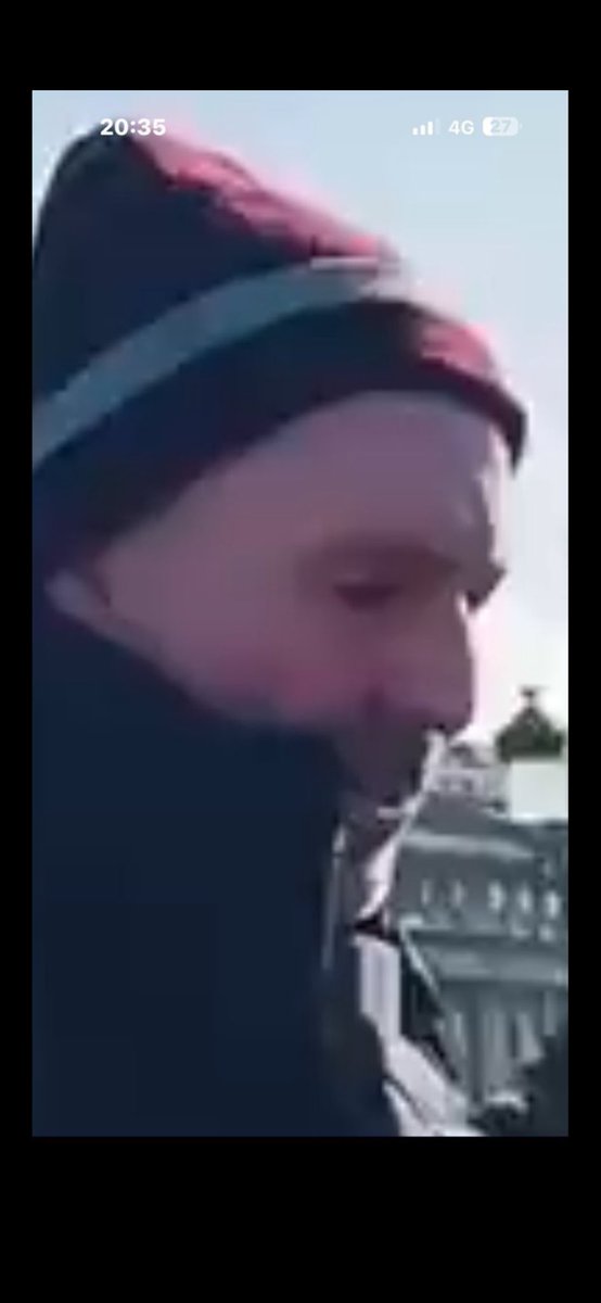 duzBme's tweet image. Anyone recognise this thug?
He brutally assaulted a peaceful fuel protester in Dublin today.
Is this undercover Garda? Antifa? A crisis actor? Or are they government agent provocateurs sent in to stir violence and smear the entire #FuelProtest?
They’re desperate to deflect blame