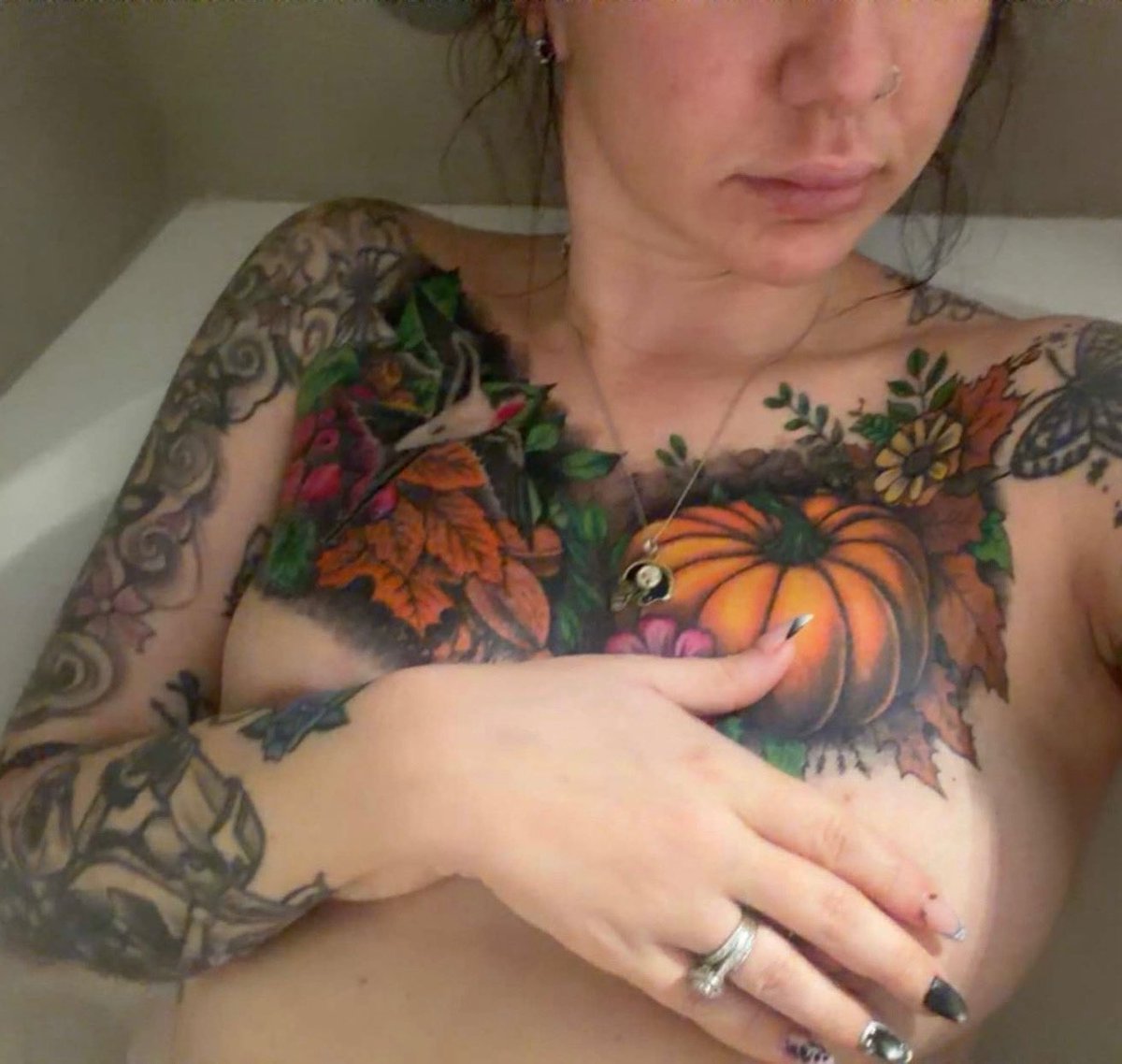 mrsnotfunny tweet media