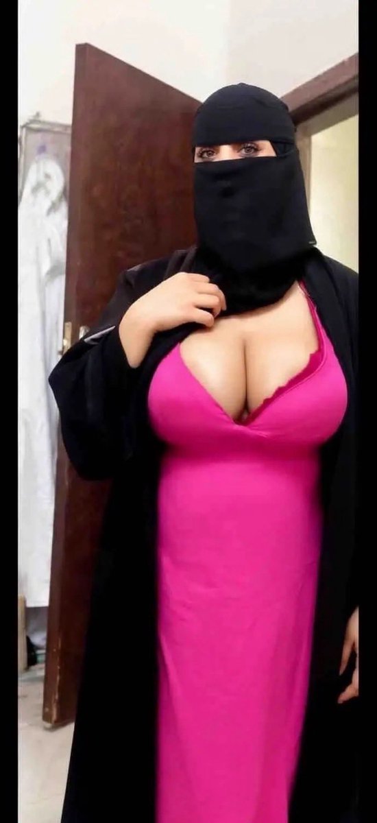 klodeii20's tweet photo. تشبه بنت جارتنا الي قلت لاامي ابي اتزوجها 
وقالت امي   شوف غيرها وهيا تضحك 😭 https://t.co/nAhpS1UuFP
