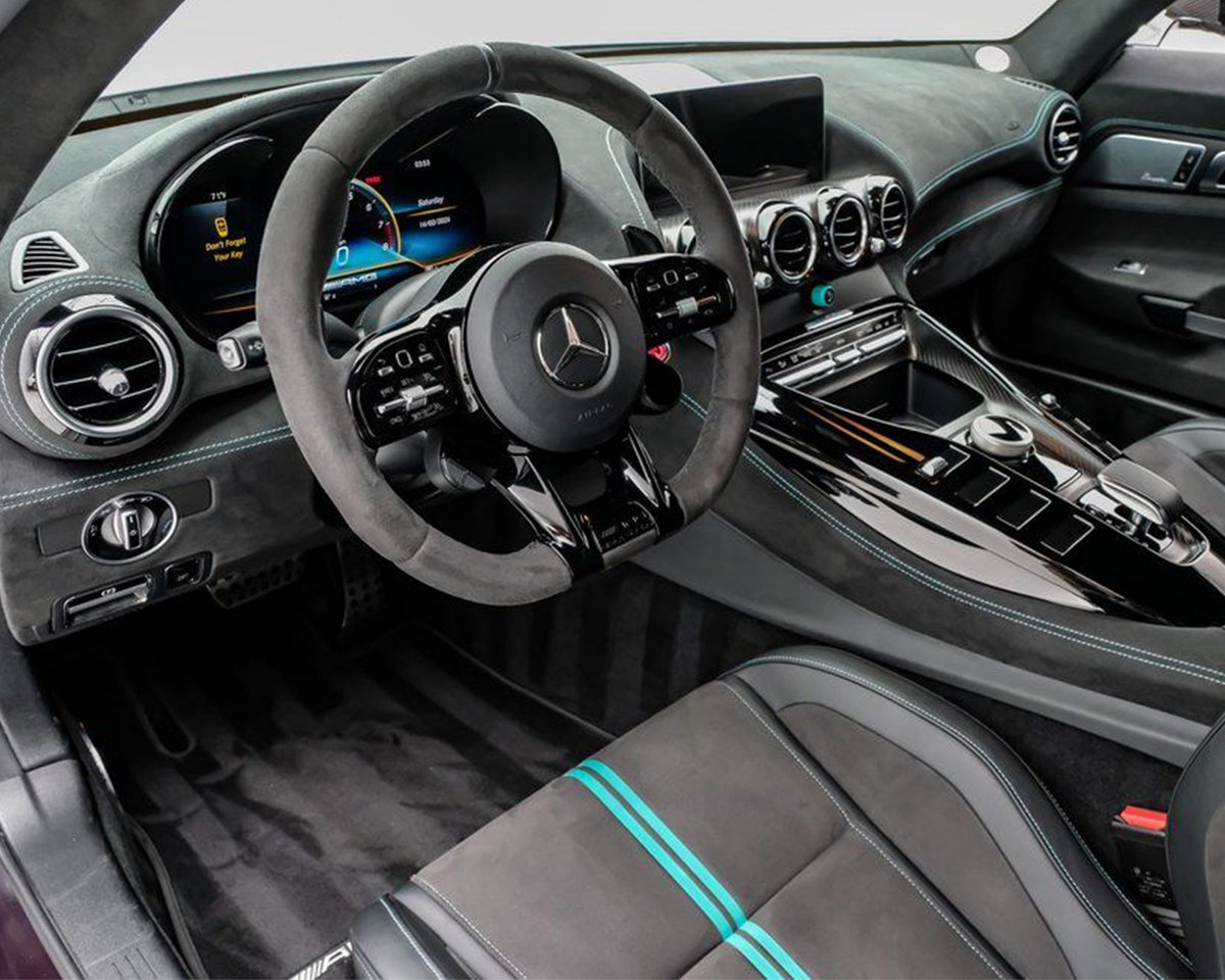 Barrett_Jackson's tweet image. This is what peak AMG looks like. This 2021 @MercedesBenz #AMG #GT Black Series Project One Edition is powered by a 4.0-liter twin-turbo V-8 engine with a flat-plane crankshaft. Selling with No Reserve at the 2026 #PalmBeach Auction.

Learn more: bit.ly/PB26TW-2021Mer…