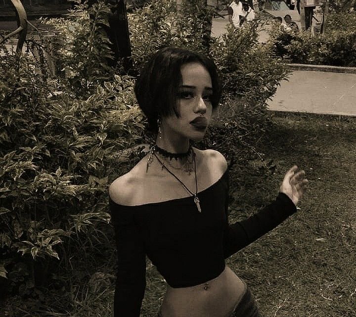 cyb3r_bones's tweet image. ·:*¨༺ #thinspo 🧵 ༻¨*:·  
        ↳✧･ﾟalternative fashion edition ! !
        ↳✧･ﾟ124 images ! ! !
        ↳✧･ﾟbonespo included ⚠️

A 🧵for #edtwt and anyone else ~☆¨*
❤︎ / ↺ appreciated ( ◠‿◠ )
#thisorthat #3dtwt #shedtwt