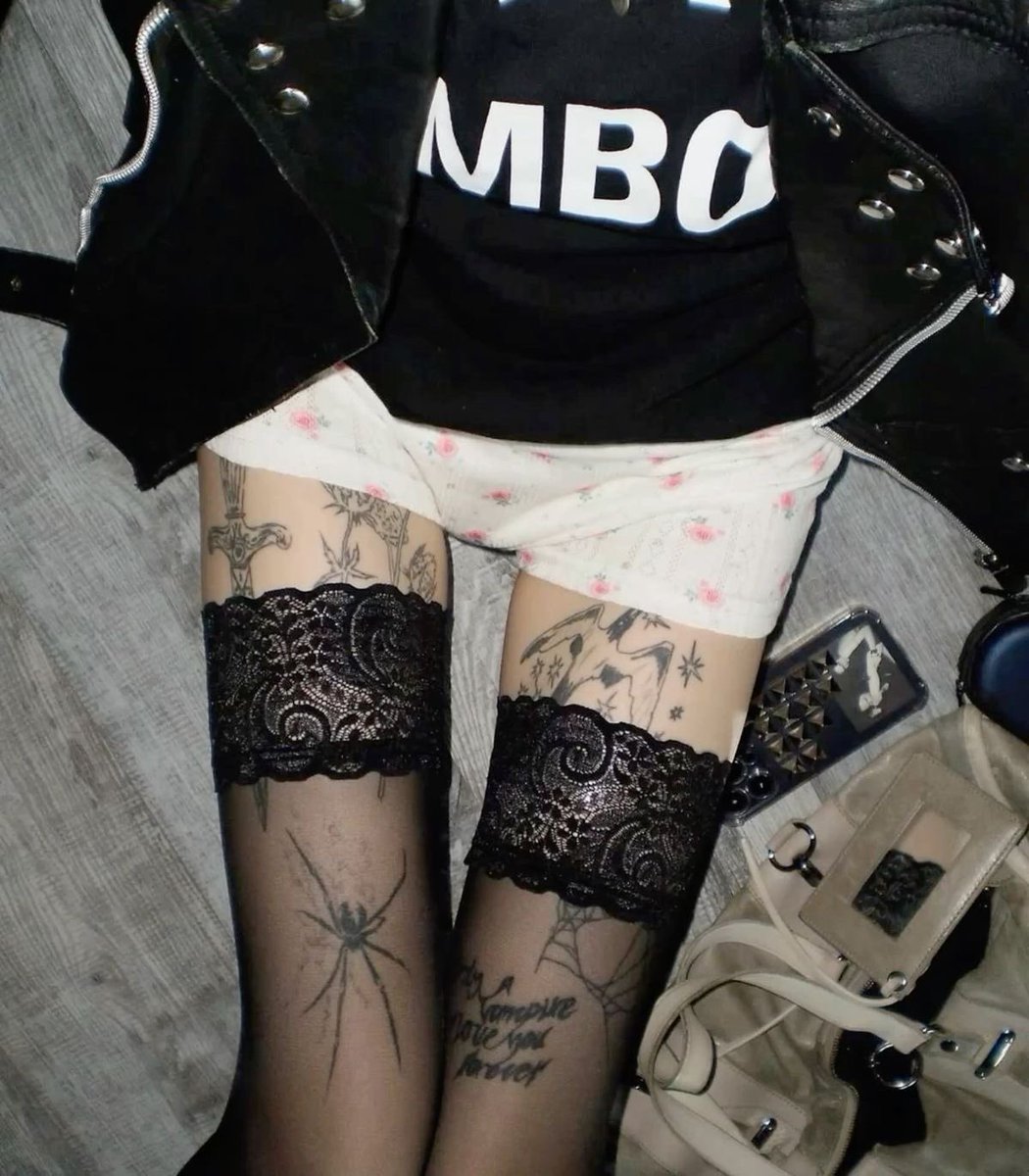 cyb3r_bones's tweet image. ·:*¨༺ #thinspo 🧵 ༻¨*:·  
        ↳✧･ﾟalternative fashion edition ! !
        ↳✧･ﾟ124 images ! ! !
        ↳✧･ﾟbonespo included ⚠️

A 🧵for #edtwt and anyone else ~☆¨*
❤︎ / ↺ appreciated ( ◠‿◠ )
#thisorthat #3dtwt #shedtwt