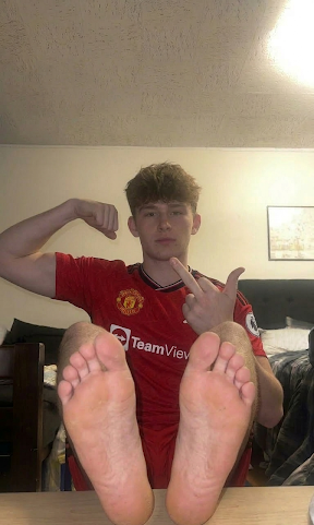 MasonSt07's tweet photo. Sweaty soccer feet fresh off the field. Smell that victory musk? That's what a real man produces. 

Now open your wallet and your mouth, footpig. https://t.co/tdjirZVT4C